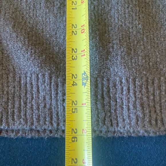 Cozy cardigan with cool "seams" and flattering design! See pic for more details! - Picture 8 of 8